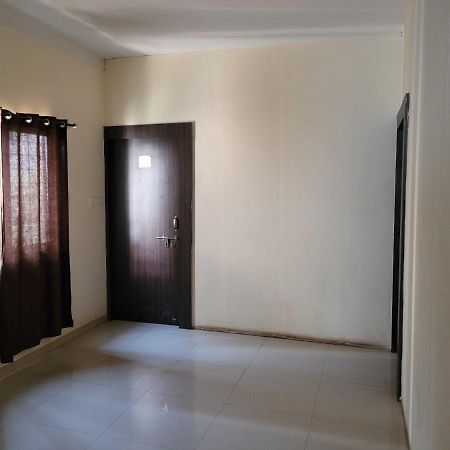 Spot On 72974 Gokul Lodge Pune Exterior photo